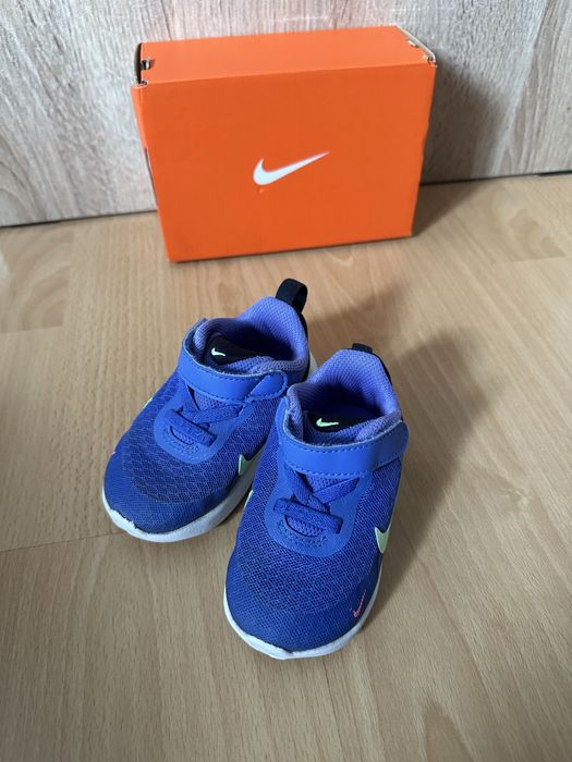 Детски маратонки NIKE Flex Advance/Revolution 7, размер 21 и 22