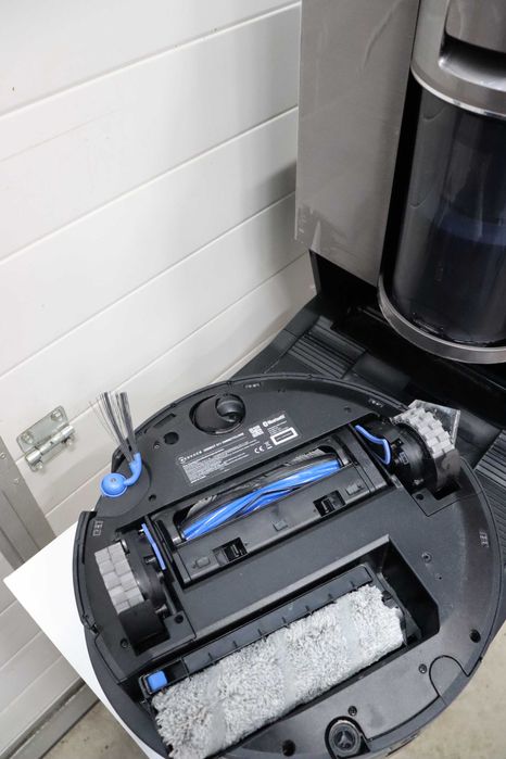 ECOVACS X11 OMNICYCLONE Роботизирана прахосмукачка с функция за моп, струя и 19 500 Pa, изкачване 4 см удължаващ се моп, PureCyclone, авт. изпразване