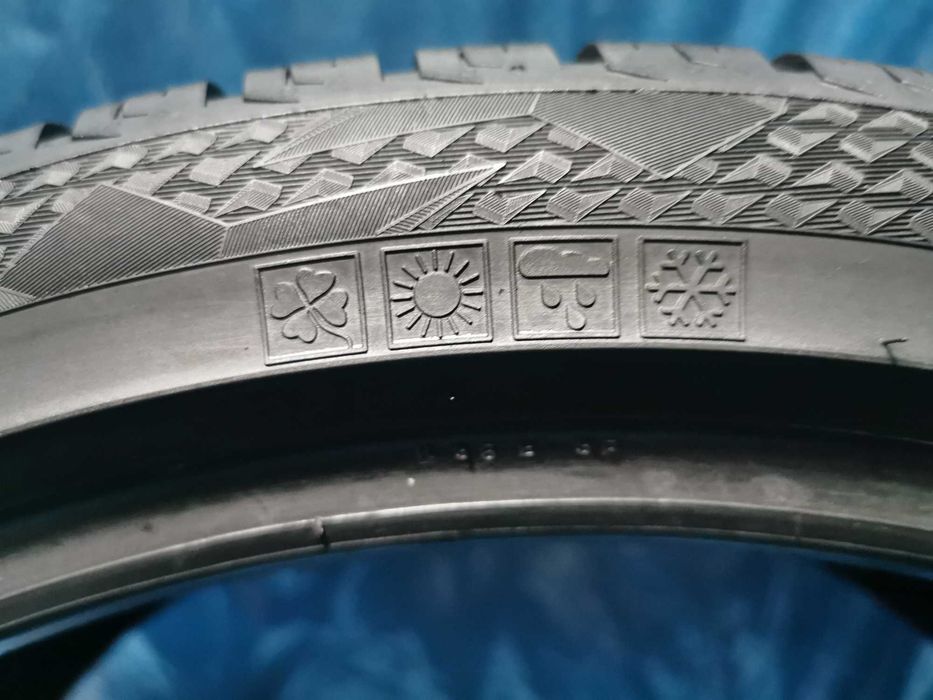 255/35 R19 - vredestein m+s o bucata 245/35 ZR20 goodyear o bucata