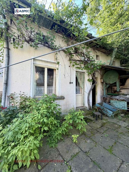 Къща в Ловеч, област-с.Калейца площ 82 цена 47000