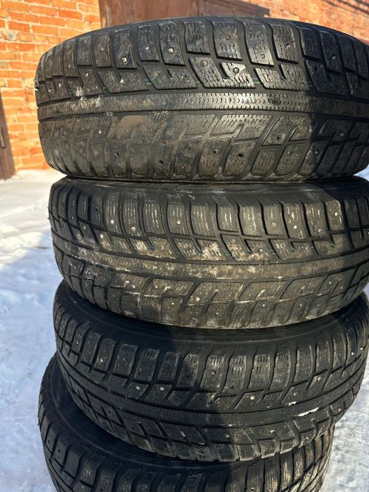 Продам 4 балона на ниву