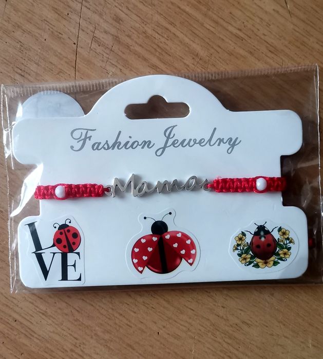 Lot 15 mărțișoare la alegere