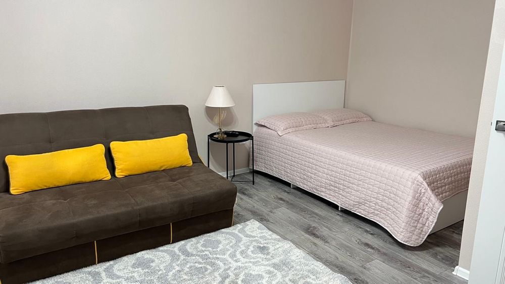 Сдам квартиру посуточно!чистая уютная с ремонтом в центре,2этаж