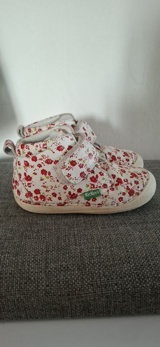 Incaltaminte fetițe nr 22