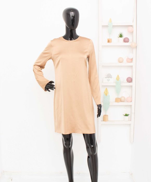 Arket оригинална сатенена рокля в бежово дълъг ръкав 36 S