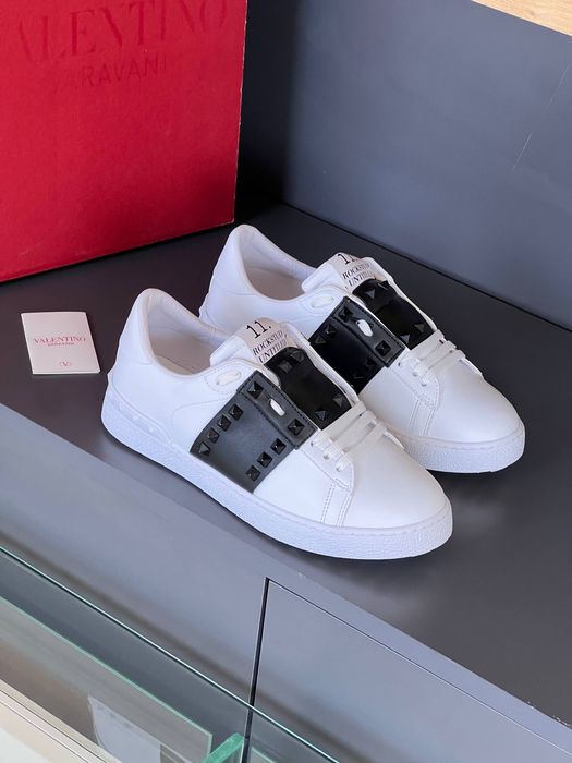 Adidasi Valentino noi