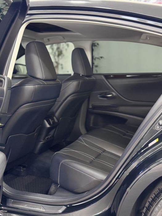 Lexus ES 350 сотувда