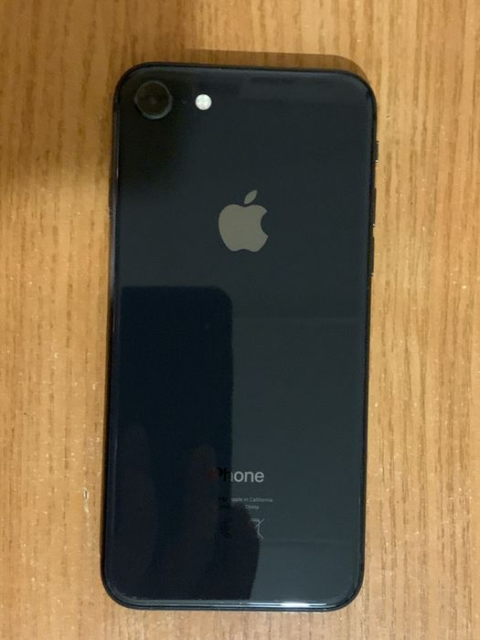 Продам Apple IPhone 8