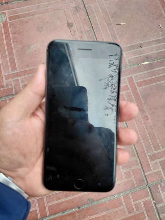 Айфон 8+ в родне