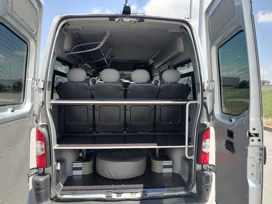 Бус под наем  -  « 15 местен и 8 местен »