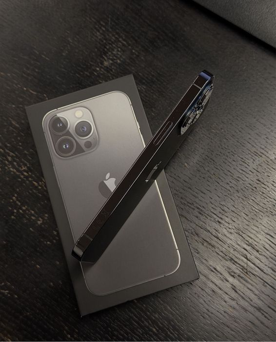 iPhone 13 PRO • 256 GB • 93% Bateria