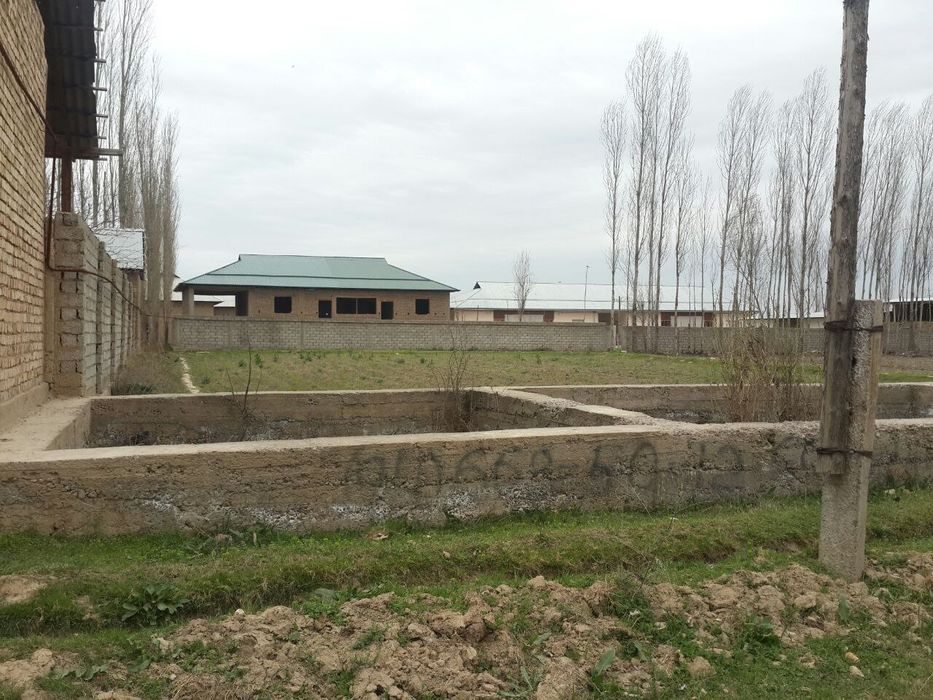 Тинч осойишта махалладан ер сотилади