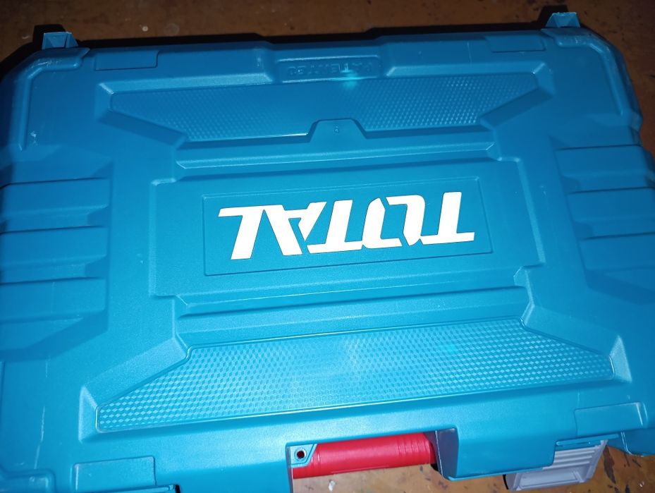 Продам срочно перфоратор