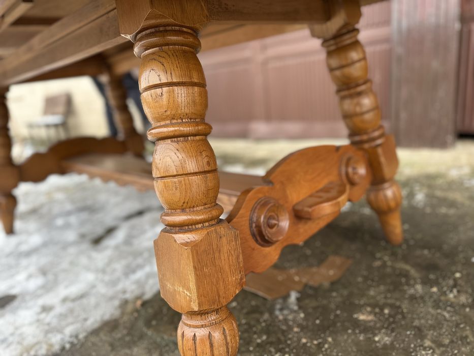 Разтегателна трапезна маса – класически стил