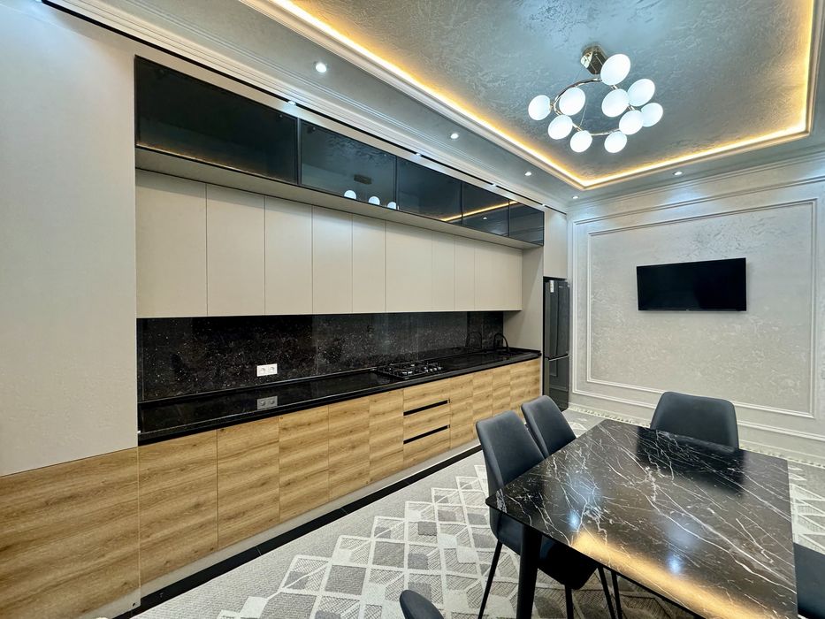 4х комнатная квартира, на 1 этаже. Рудакий.