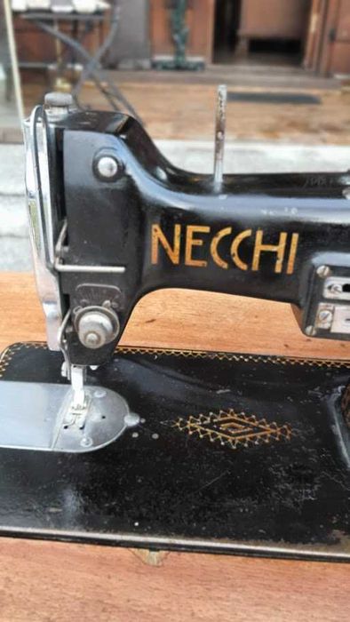 Masina de cusut Necchi