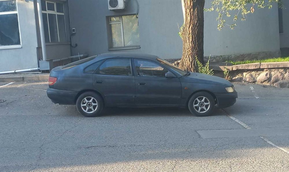 Toyota Carina E (автомат)