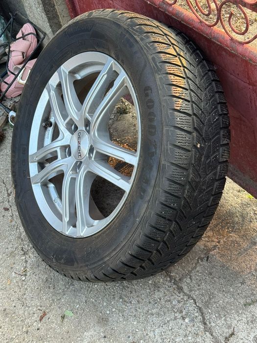 Anvelope iarna Goodyear UltraGrip 215/65R17 cu Jante aliaj Dezent