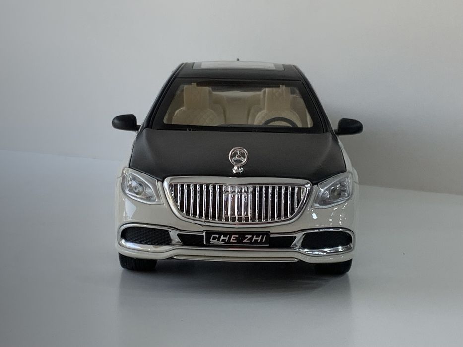 Modelka Mercedes-Benz Maybach S600 1:24