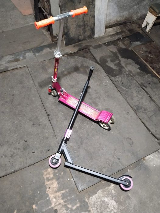 Самокаты  в отличном состоянии...