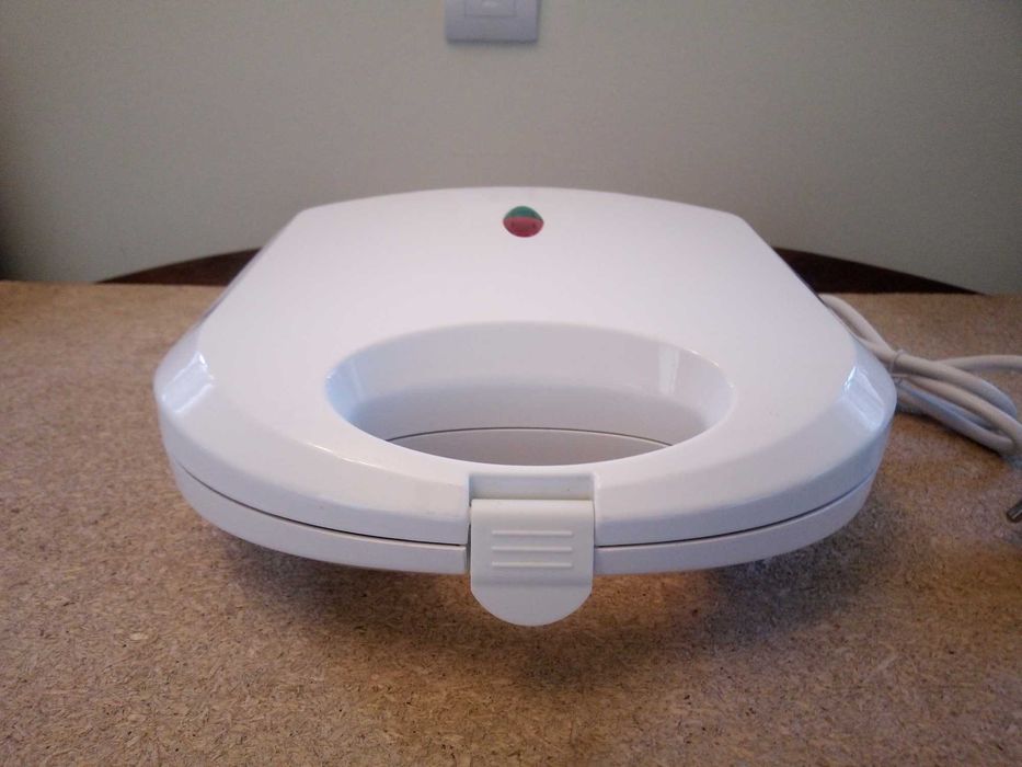 Aparat pentru Sandwichuri aro Sandwich Maker ST750