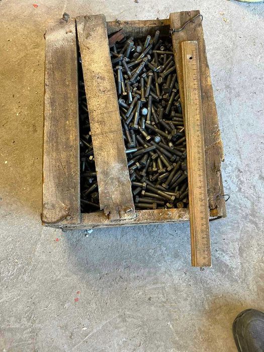 Болт 10мм,5.8 здравина на болта, няколко щайги