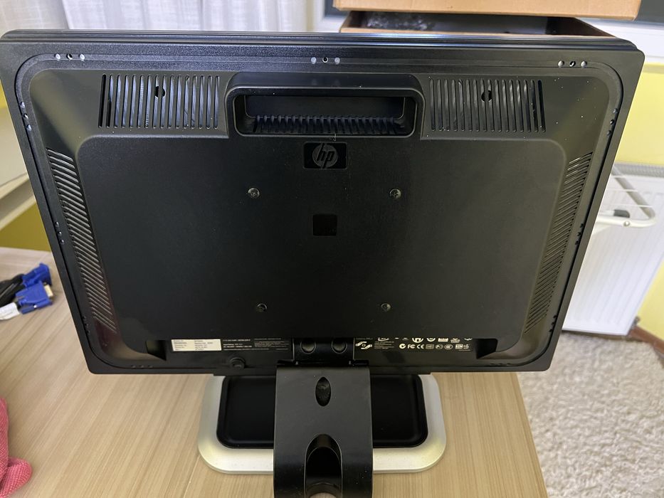 HP monitor 19 inch