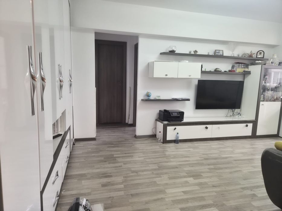 Proprietar, vand ap. 2Camere Stradal cu vedere pe spate, Orientare SudEst