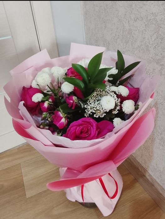 Цветы свежые цена разные.