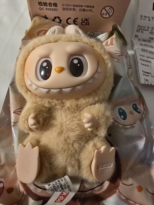 Labubu have a seat big into energy noi cu bon originale, luate astazi