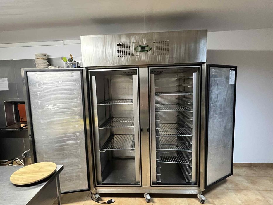 Bucatarie completa sau separate, cuptor pizza, frigider dublu inox…