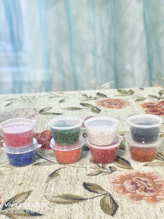 Продам бисер разных цветов,