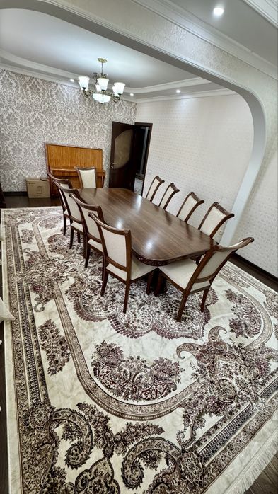 Продам квартиру 3-комнатную. Метро Шахристон