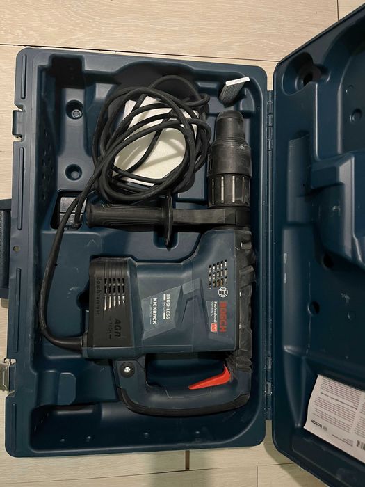 Vând ciocan rotopercutor Bosch GBH 6-42 C
