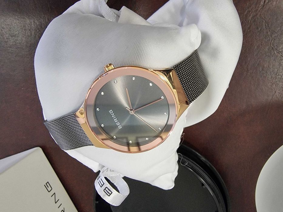 Дамски часовник Bering Classic Sapphire Нов!