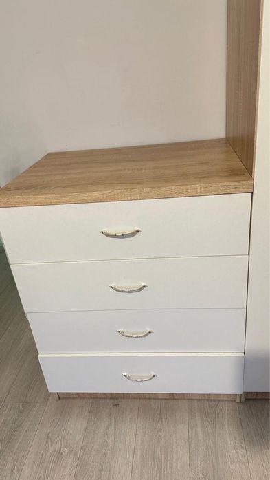 Большой шкаф и комод