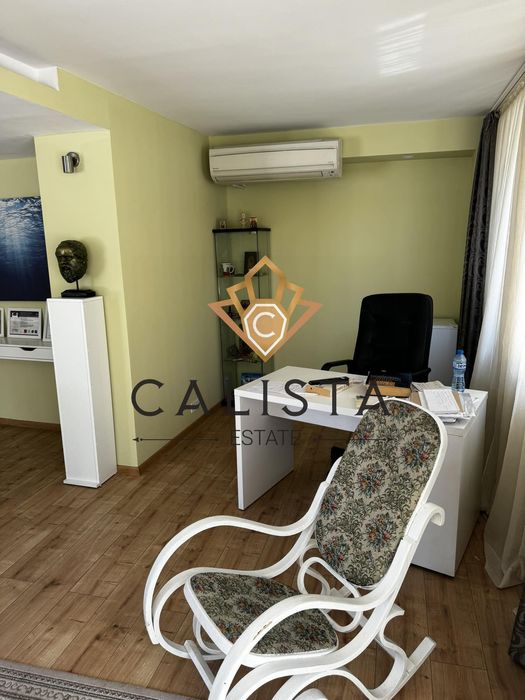 Дава се под наем Офис в Пловдив, Център - 45 кв.м за 561 € - Снимка #1