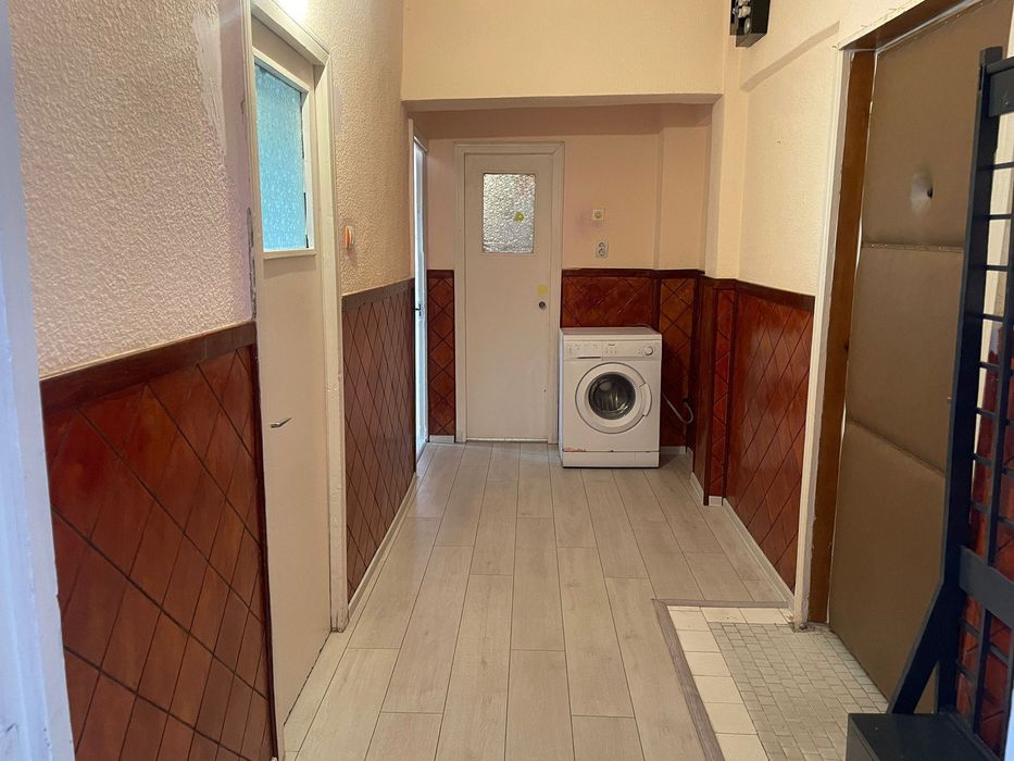 Vând apartament 2 camere in calea nationala