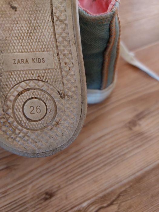 Продам обувь для девочки . Zara kids