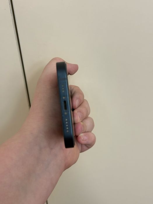 Продам айфон 13 128гб