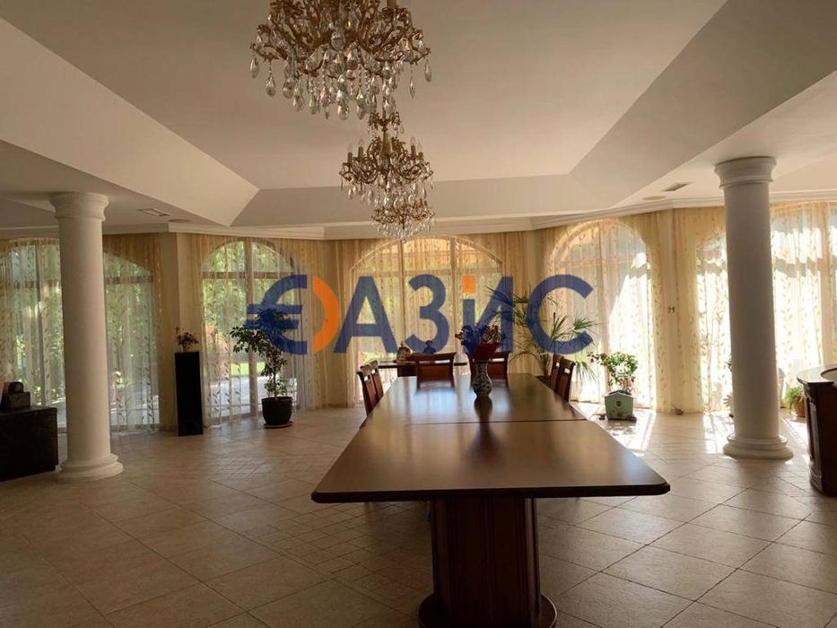 Продава се Къща в Варна, Младост 1 - 1900 кв.м за 470 €/кв.м - Снимка #4