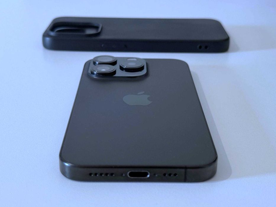Бартер! iPhone 15 Pro Black Titanium (Черен) 82%