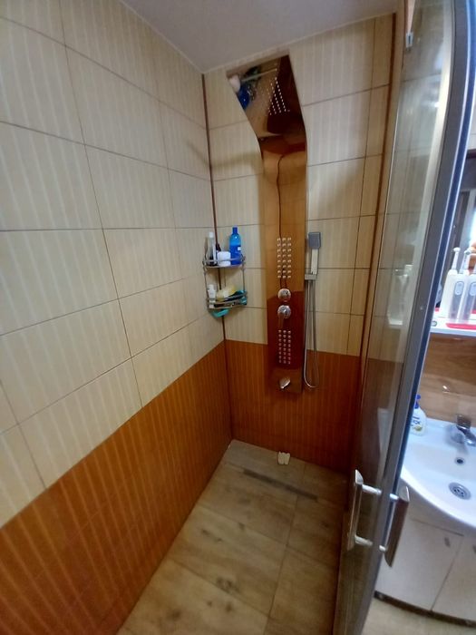 Închiriez apartament ultracentral cu vedere la parc etaj 2