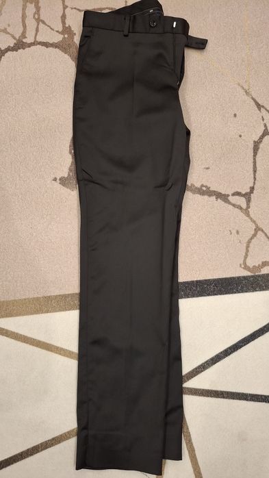 Продавам костюм размер 50