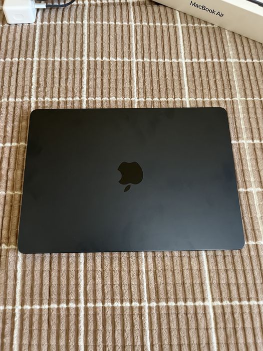 MacBook Air M2 на 8/512гб