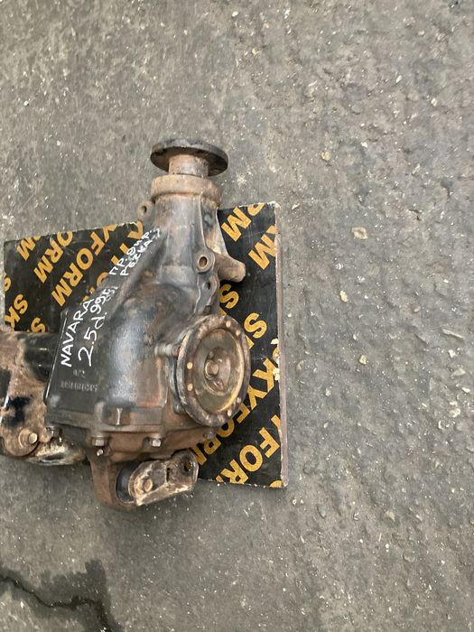 Nissan Navara 2.5D 1999 година Преден Диференциал