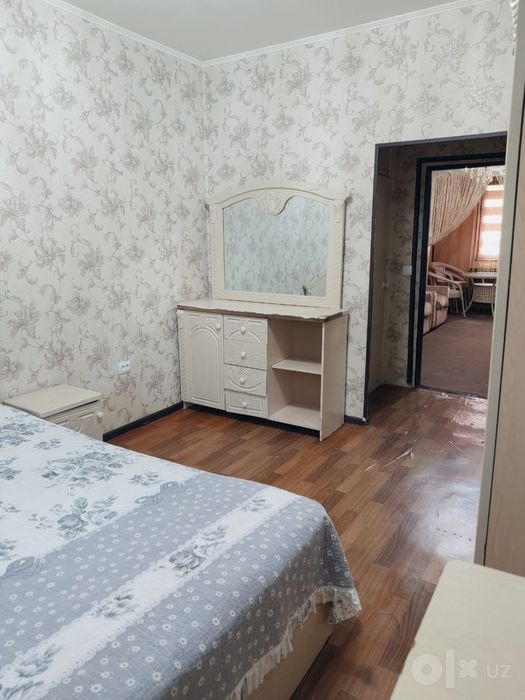 Срочно продам Чиланзар 3 квартал 3/3/4 балкон 1.5×3  мебель + техника