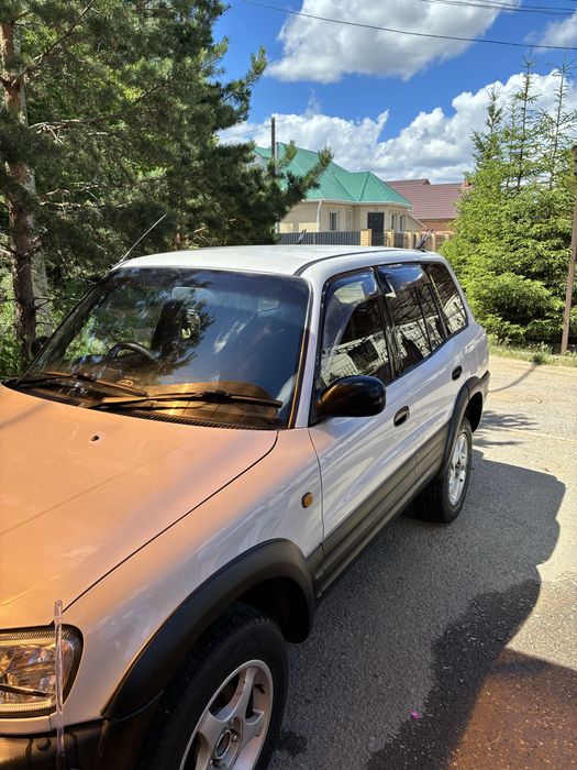 Продам Toyota Rav4