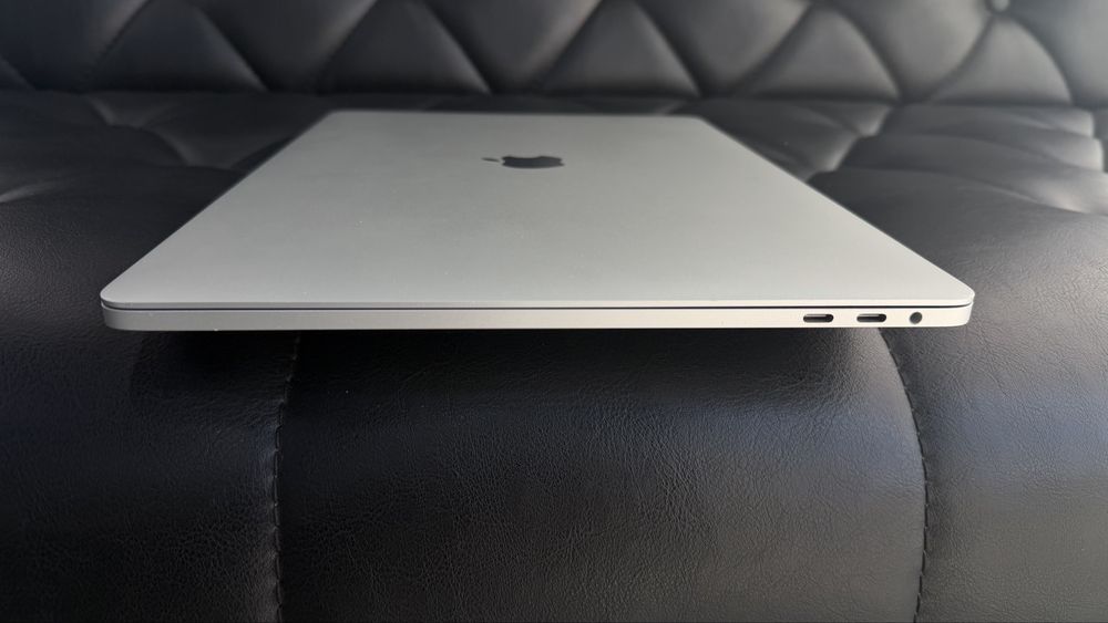 Apple MacBook Pro 2017 i7 16GB 256GB в 15 inch хорошем состоянии
