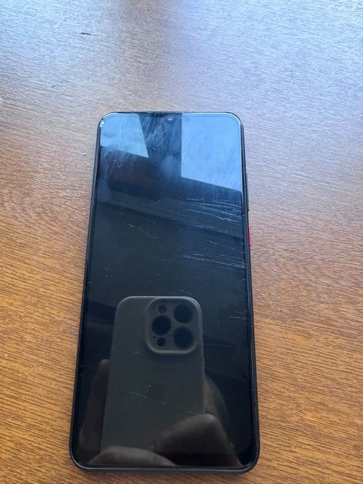Продам смартфон Vivo 1920